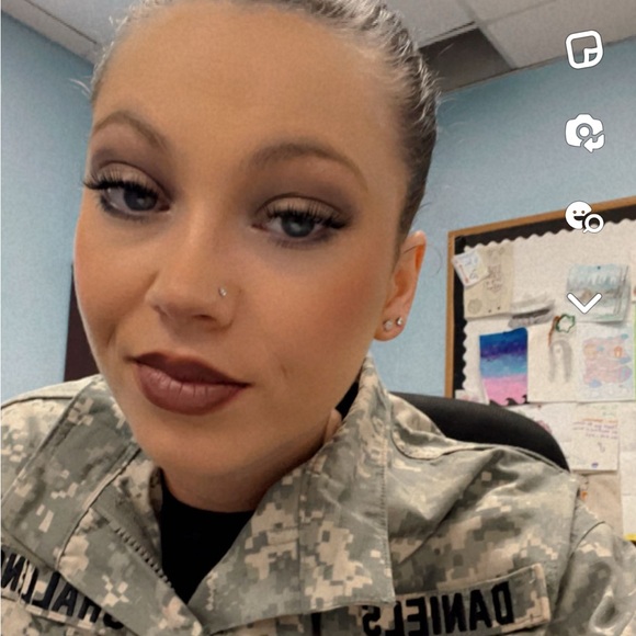 Meet your Posher, Stevie - Picture 2 of 5